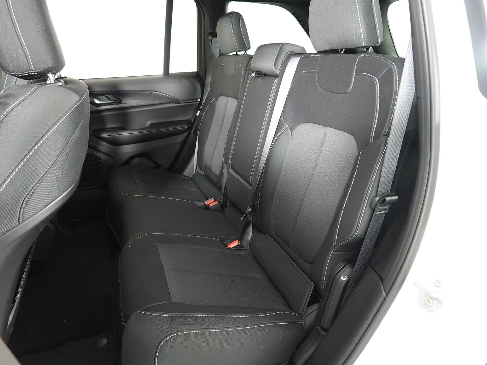 2025 Jeep Grand Cherokee Laredo 4x4