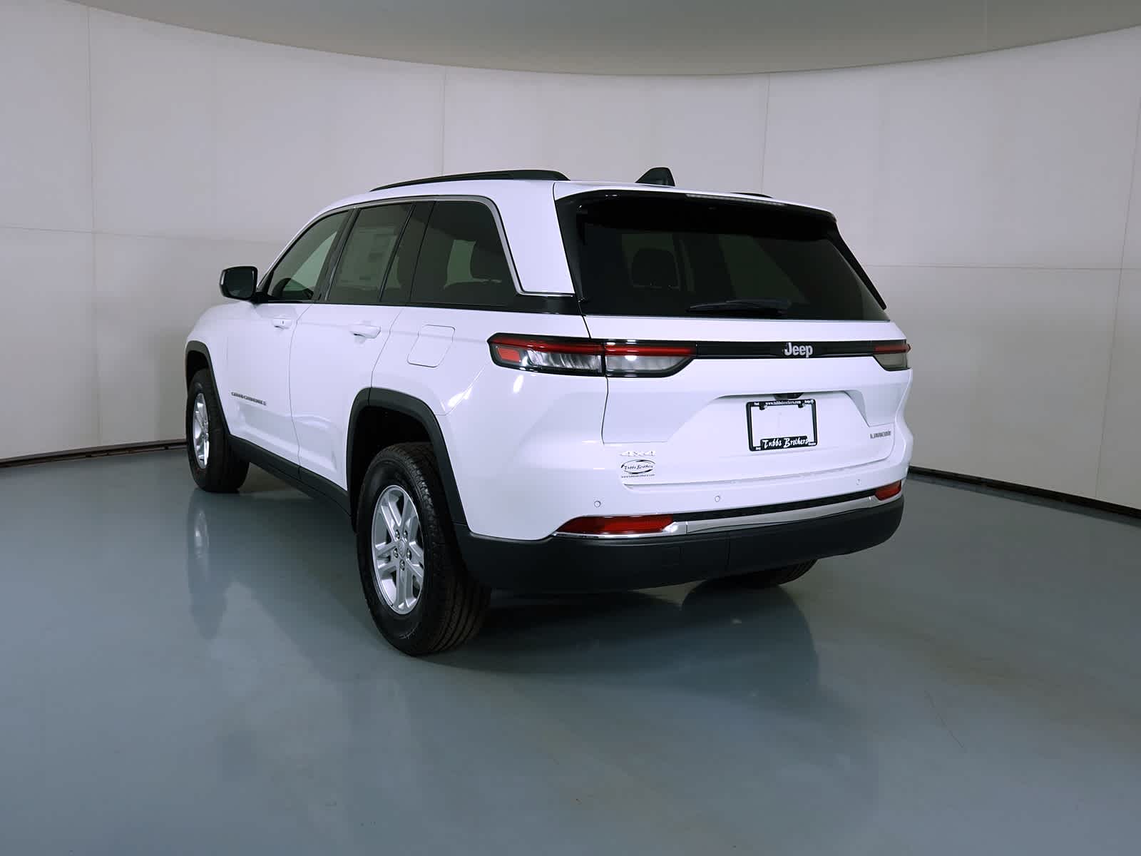 2025 Jeep Grand Cherokee Laredo 4x4