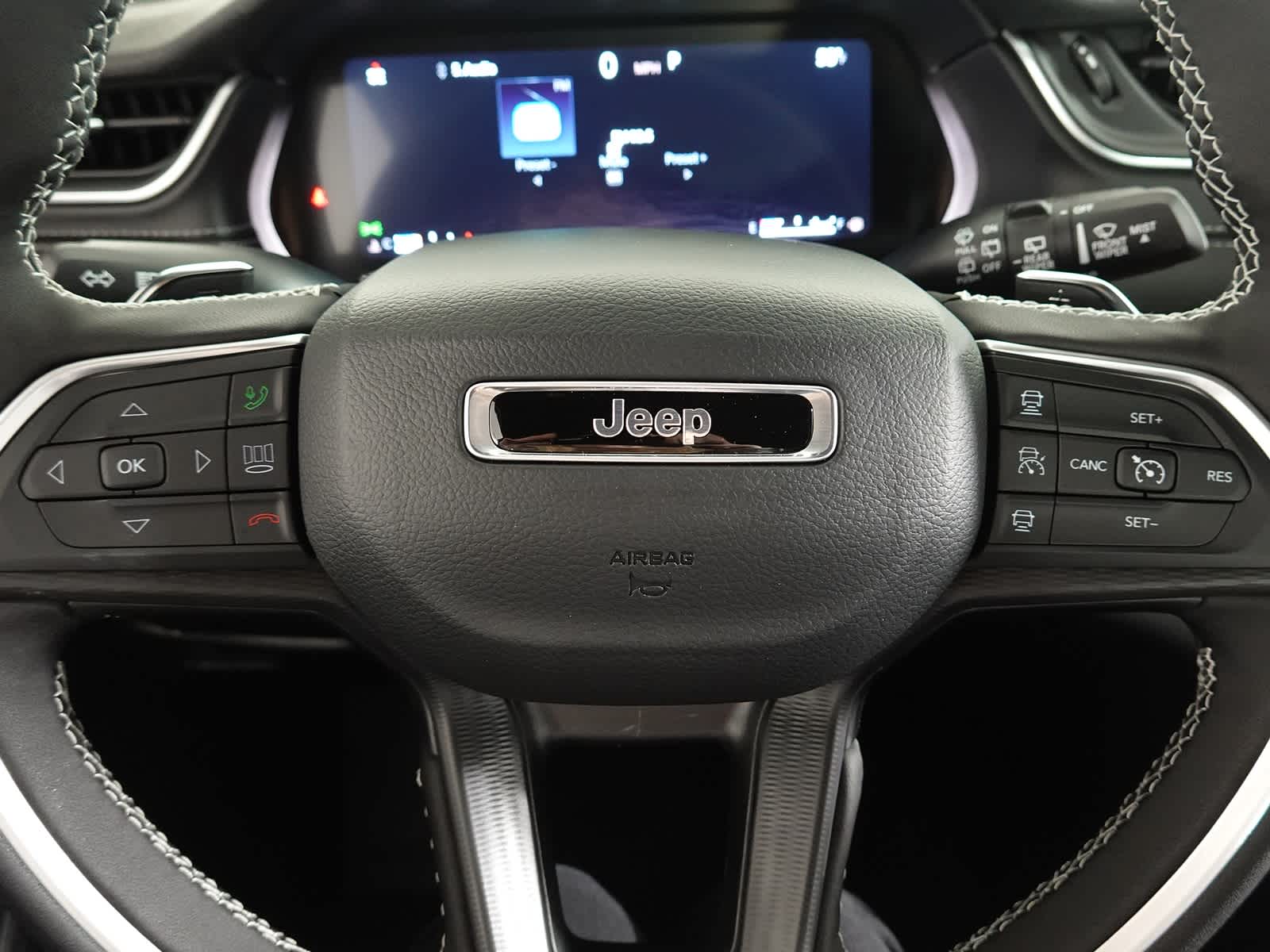 2025 Jeep Grand Cherokee Laredo 4x4