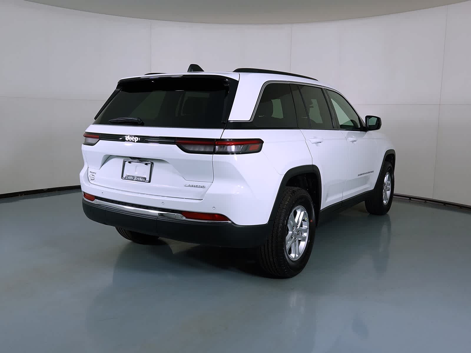 2025 Jeep Grand Cherokee Laredo 4x4