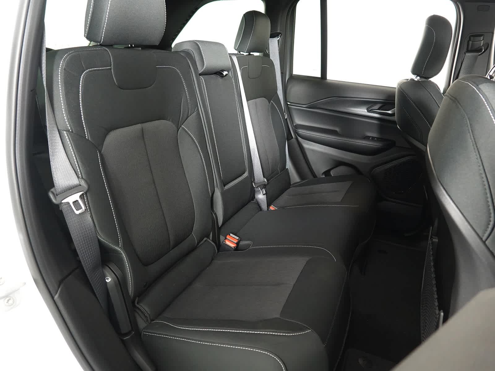 2025 Jeep Grand Cherokee Laredo 4x4