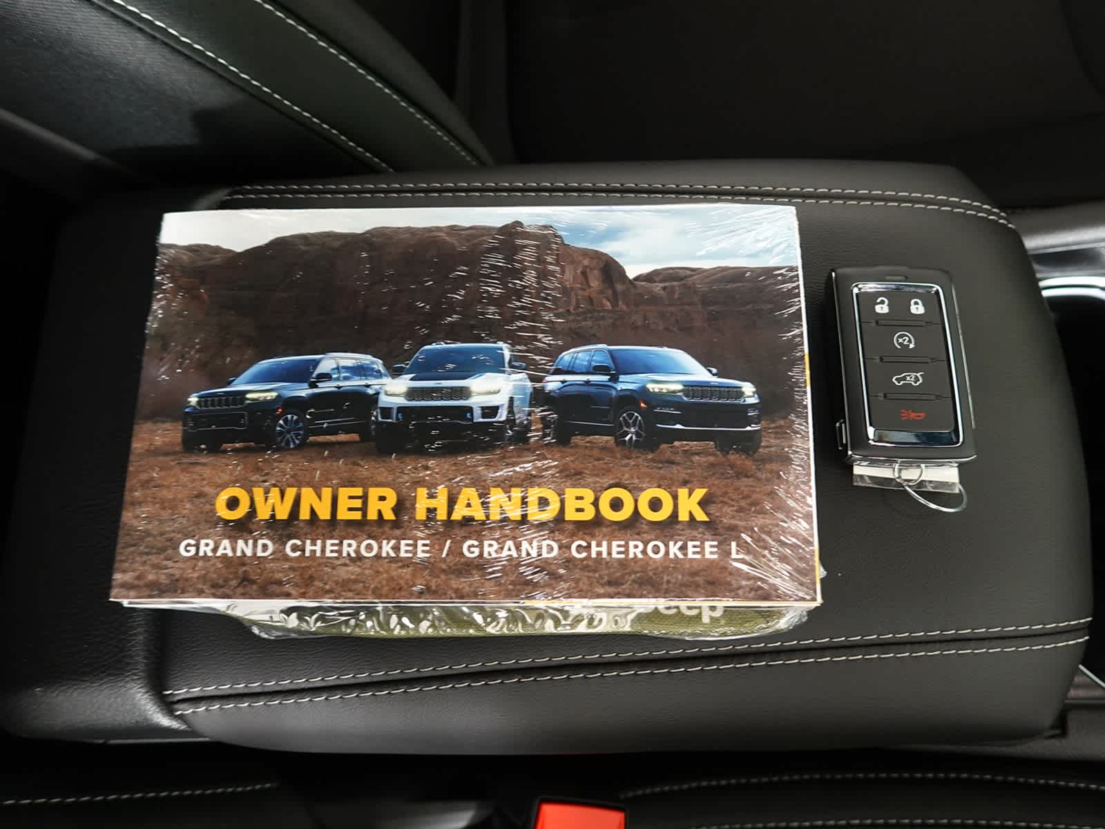 2025 Jeep Grand Cherokee Laredo 4x4