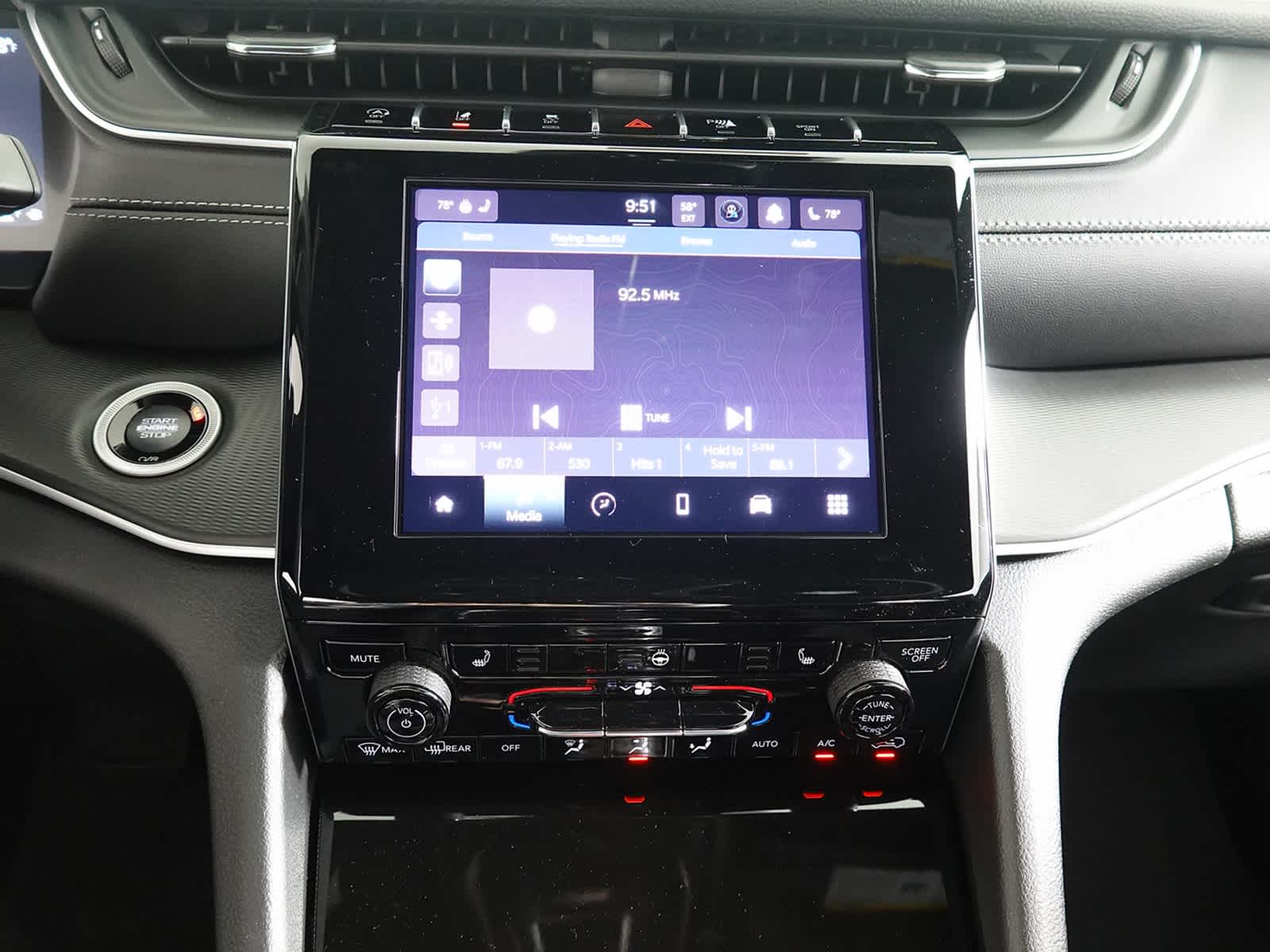 2025 Jeep Grand Cherokee Laredo 4x4