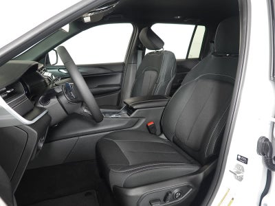 2025 Jeep Grand Cherokee Laredo 4x4