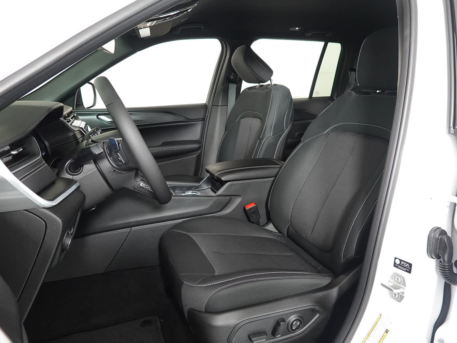 2025 Jeep Grand Cherokee Laredo 4x4