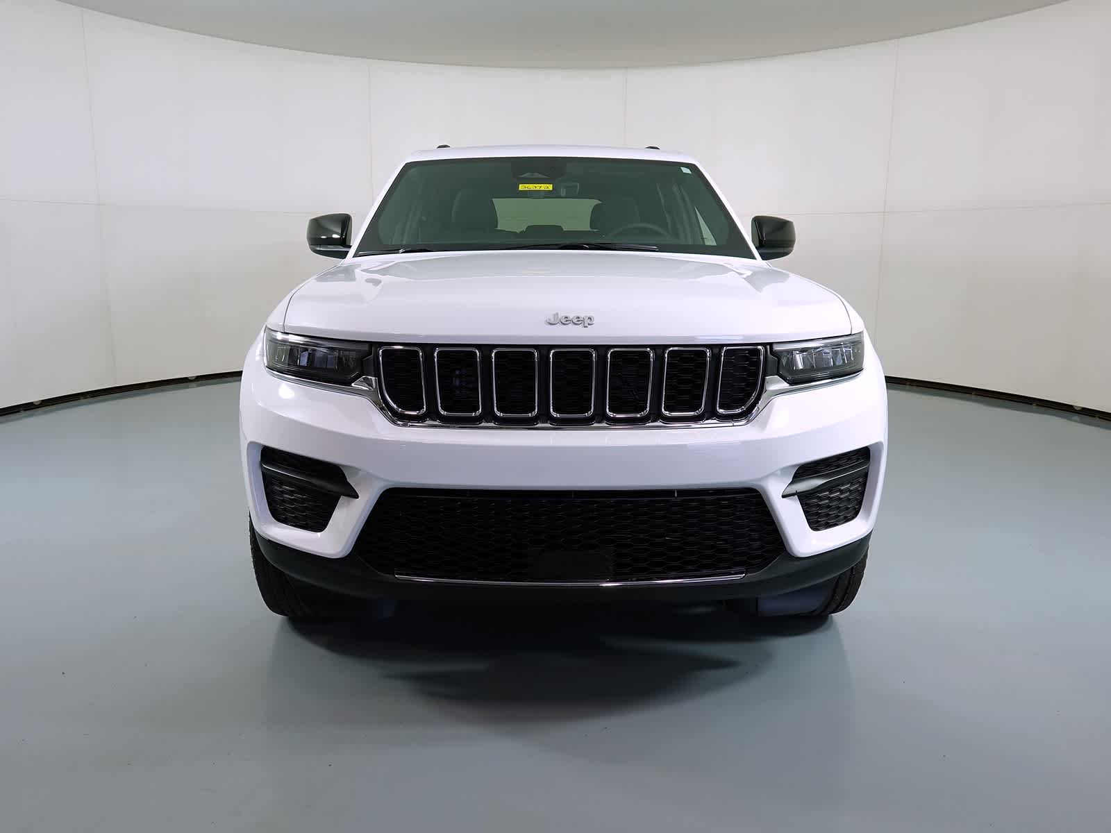 2025 Jeep Grand Cherokee Laredo 4x4