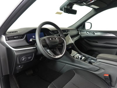 2025 Jeep Grand Cherokee Laredo 4x4