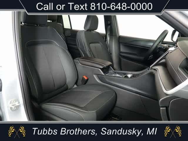 2025 Jeep Grand Cherokee GRAND CHEROKEE L LAREDO X 4X4