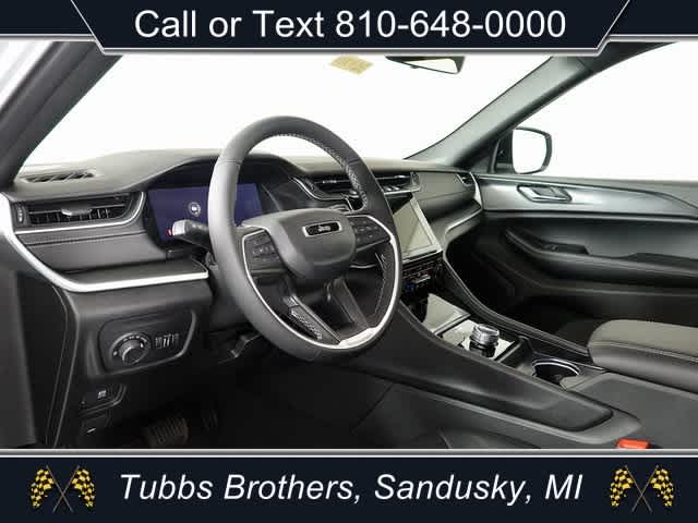 2025 Jeep Grand Cherokee GRAND CHEROKEE L LAREDO X 4X4