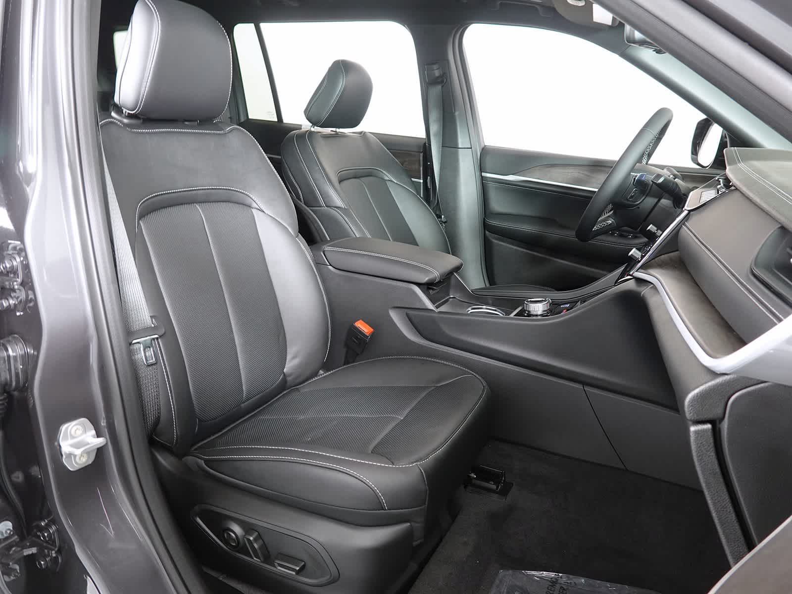 2026 Jeep Grand Cherokee GRAND CHEROKEE L LIMITED RESERVE 4X4