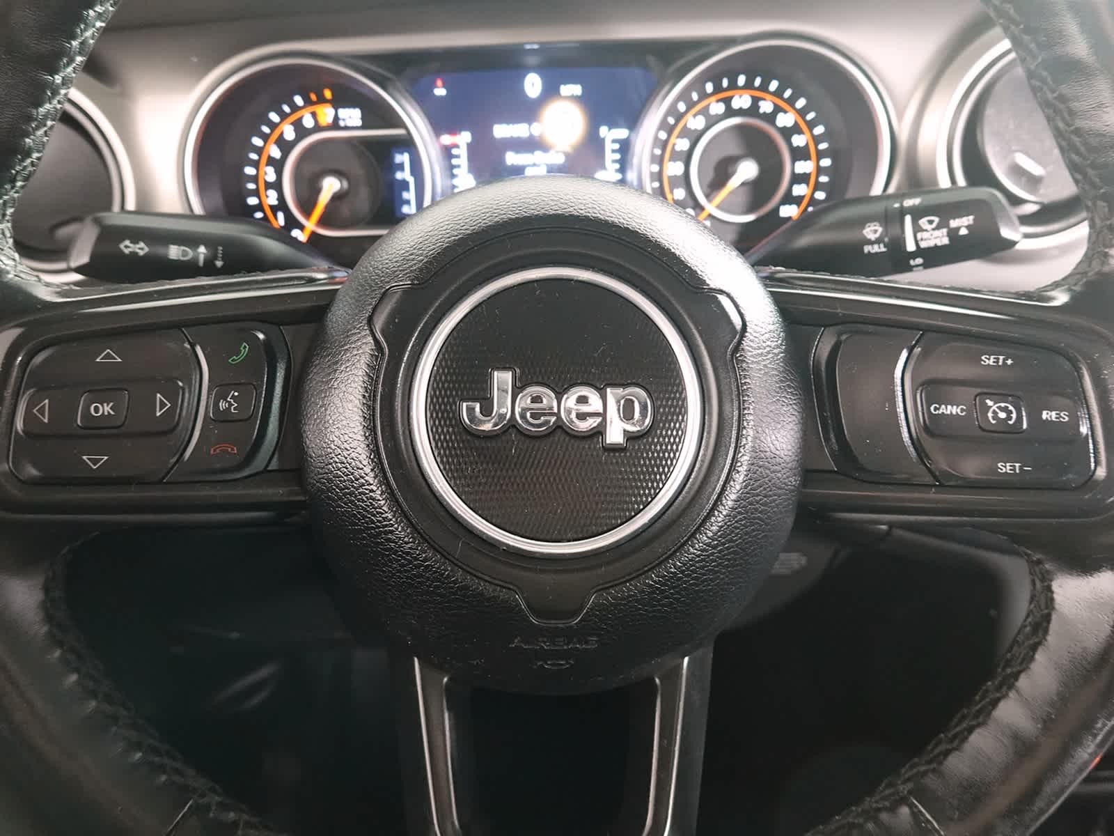 2021 Jeep Gladiator Willys photo 2