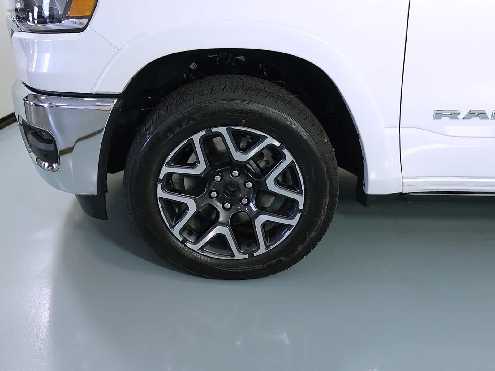 2026 RAM 1500 Laramie Crew Cab 4x4 5'7' Box