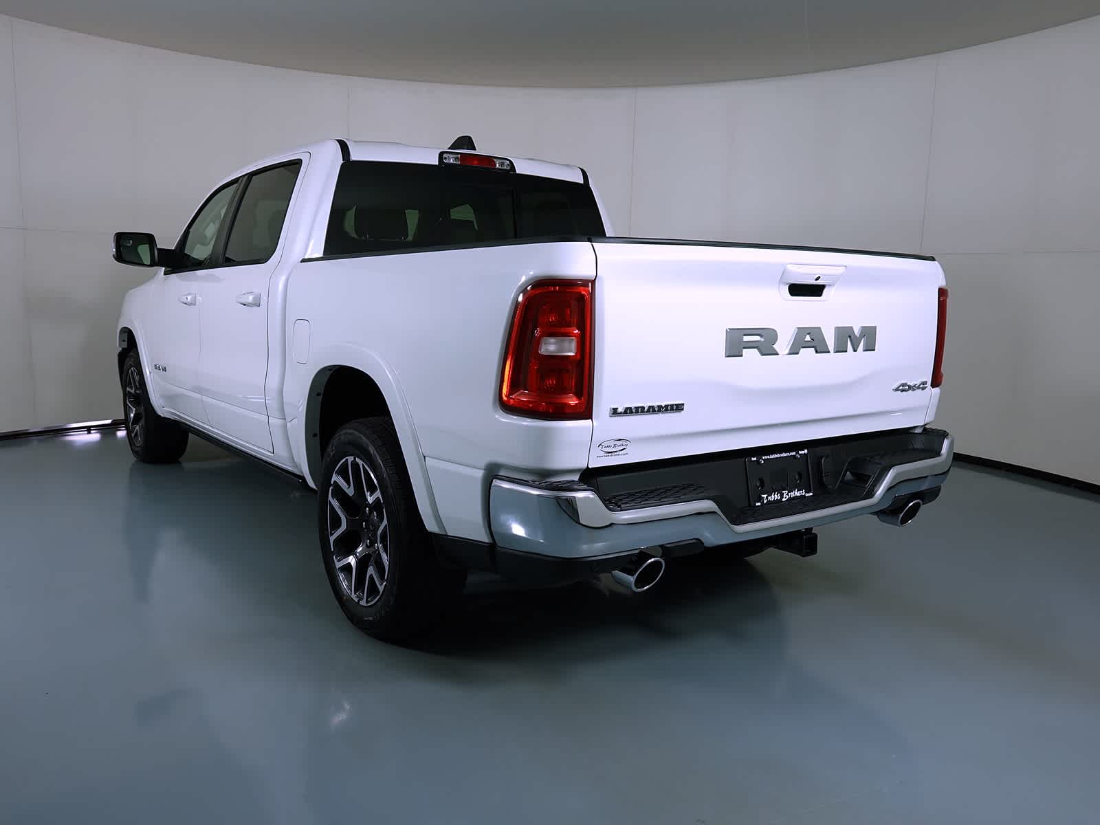 2026 RAM 1500 Laramie Crew Cab 4x4 5'7' Box