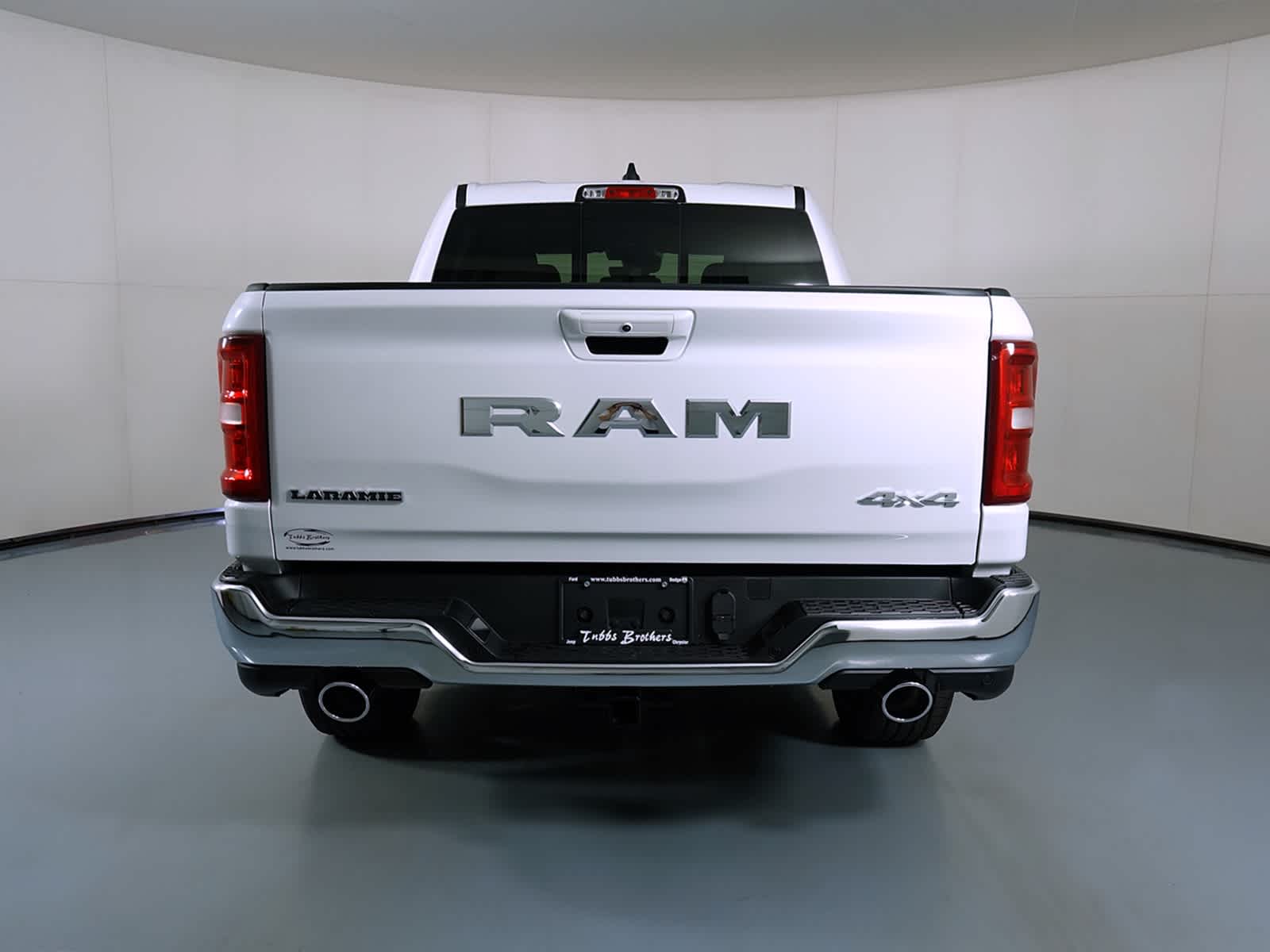 2026 RAM 1500 Laramie Crew Cab 4x4 5'7' Box