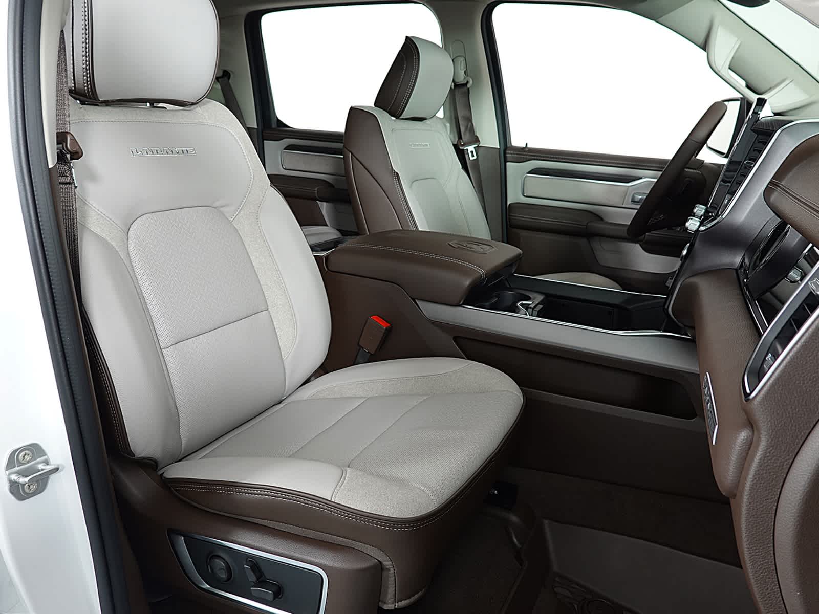 2026 RAM 1500 Laramie Crew Cab 4x4 5'7' Box