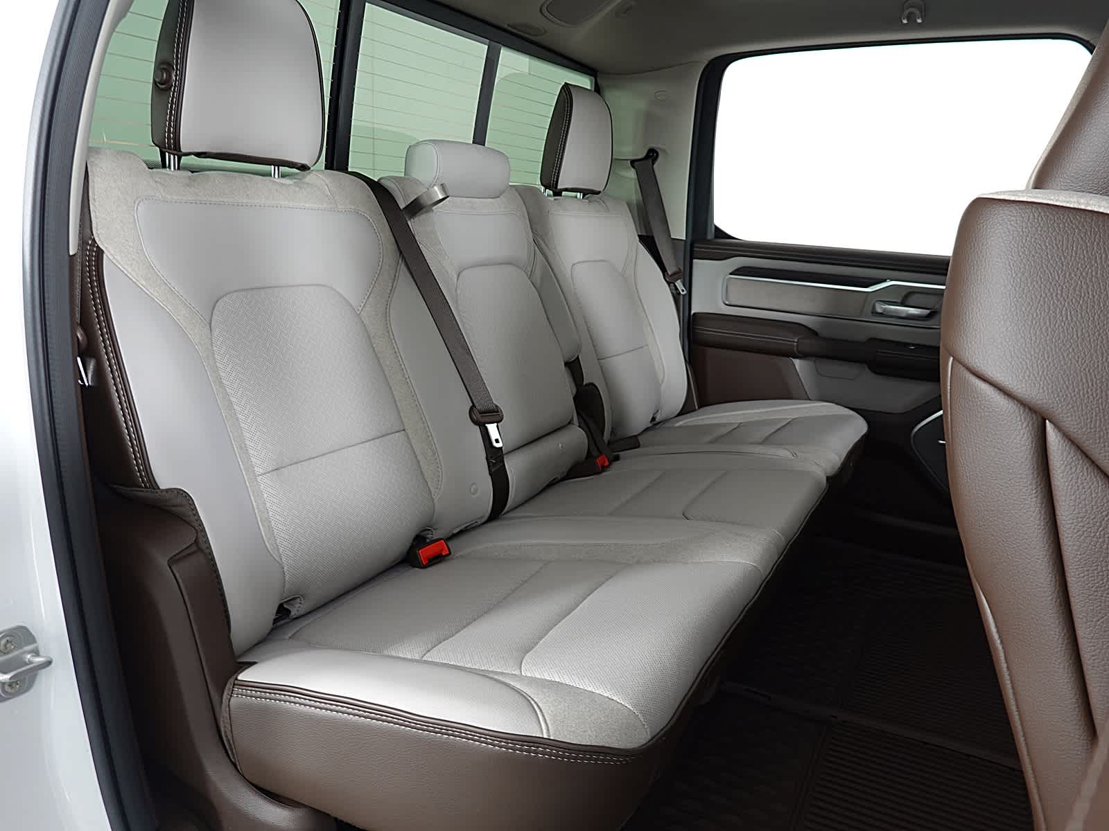 2026 RAM 1500 Laramie Crew Cab 4x4 5'7' Box