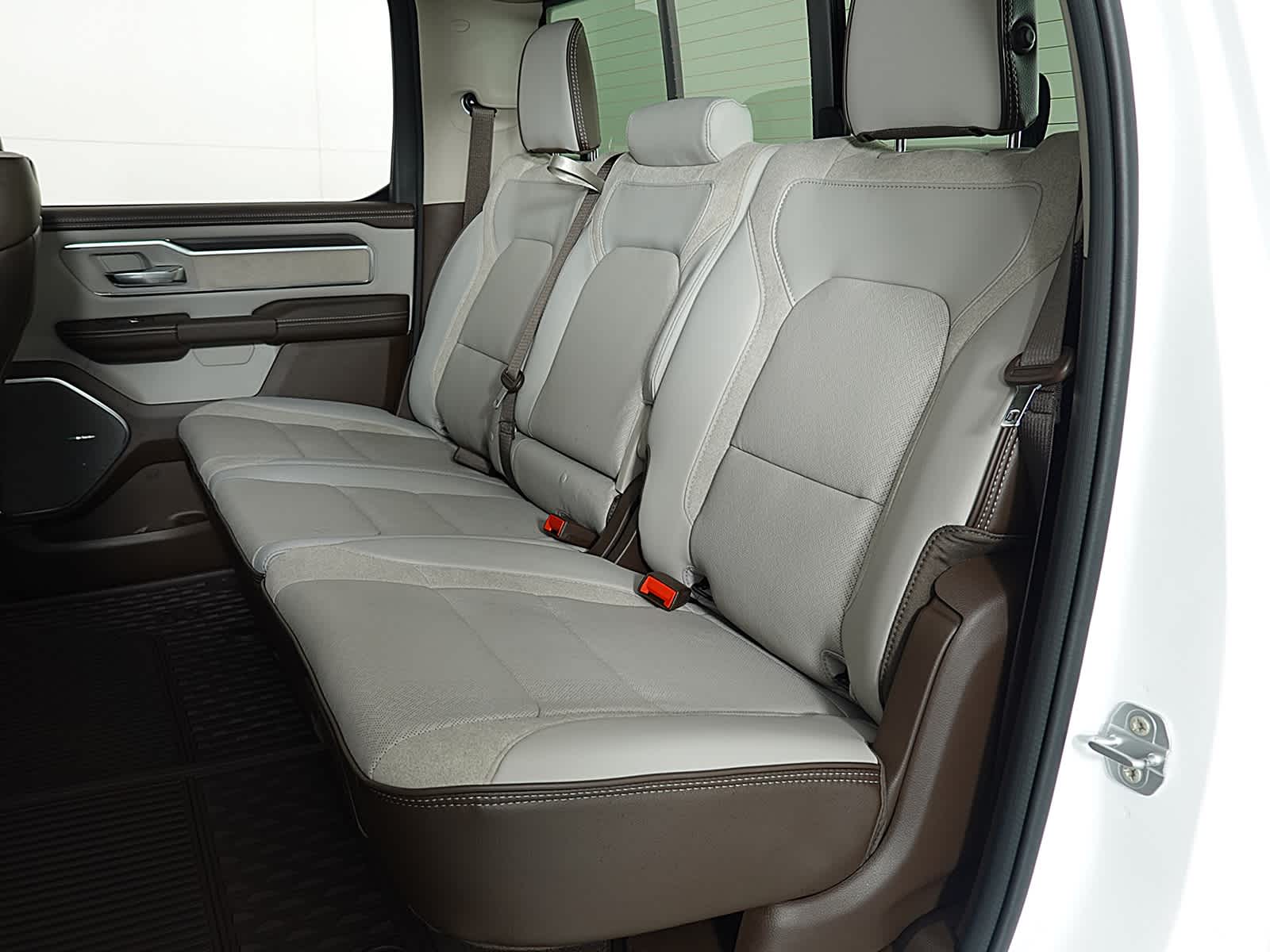 2026 RAM 1500 Laramie Crew Cab 4x4 5'7' Box