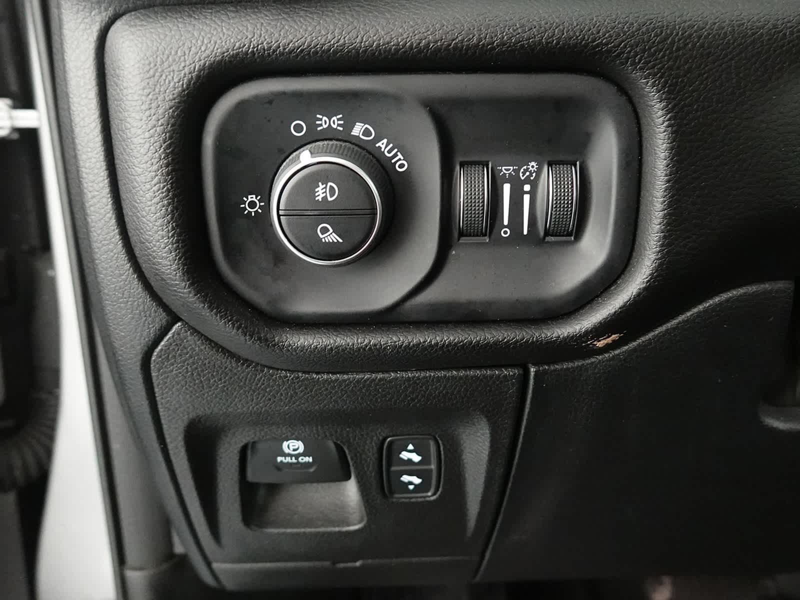 2025 RAM 1500 Rebel Crew Cab 4x4 5'7' Box