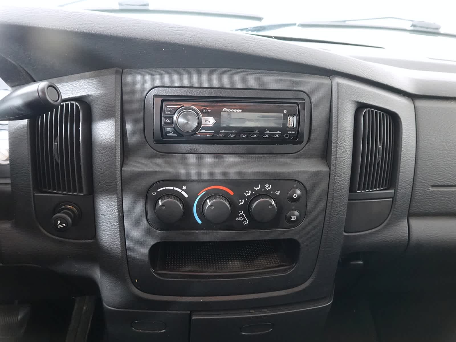 2004 Dodge Ram 1500 SLT/Laramie