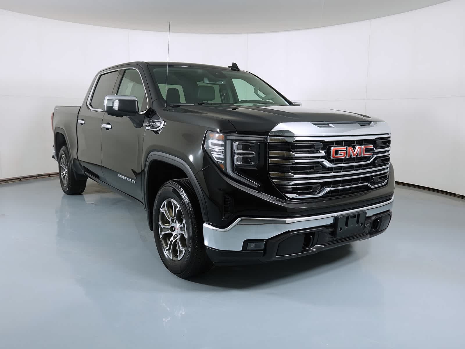 2024 GMC Sierra 1500 4WD Crew Cab Short Box SLT