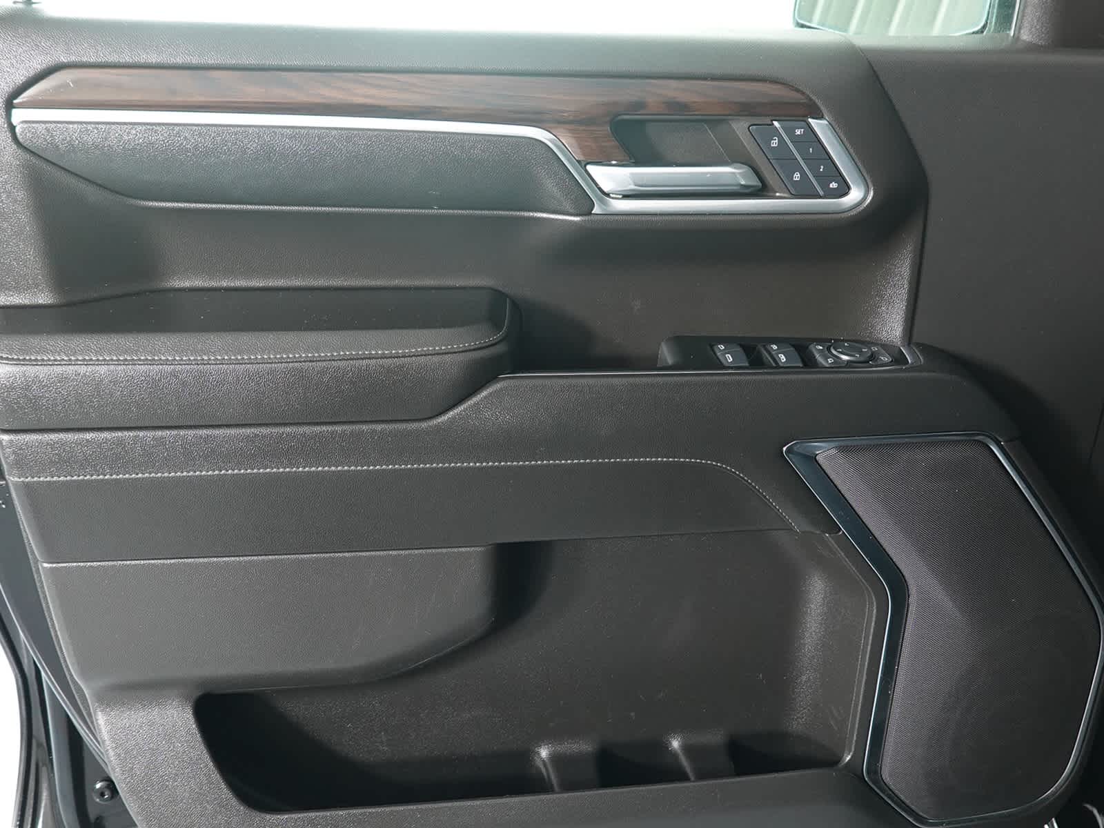 2024 GMC Sierra 1500 4WD Crew Cab Short Box SLT