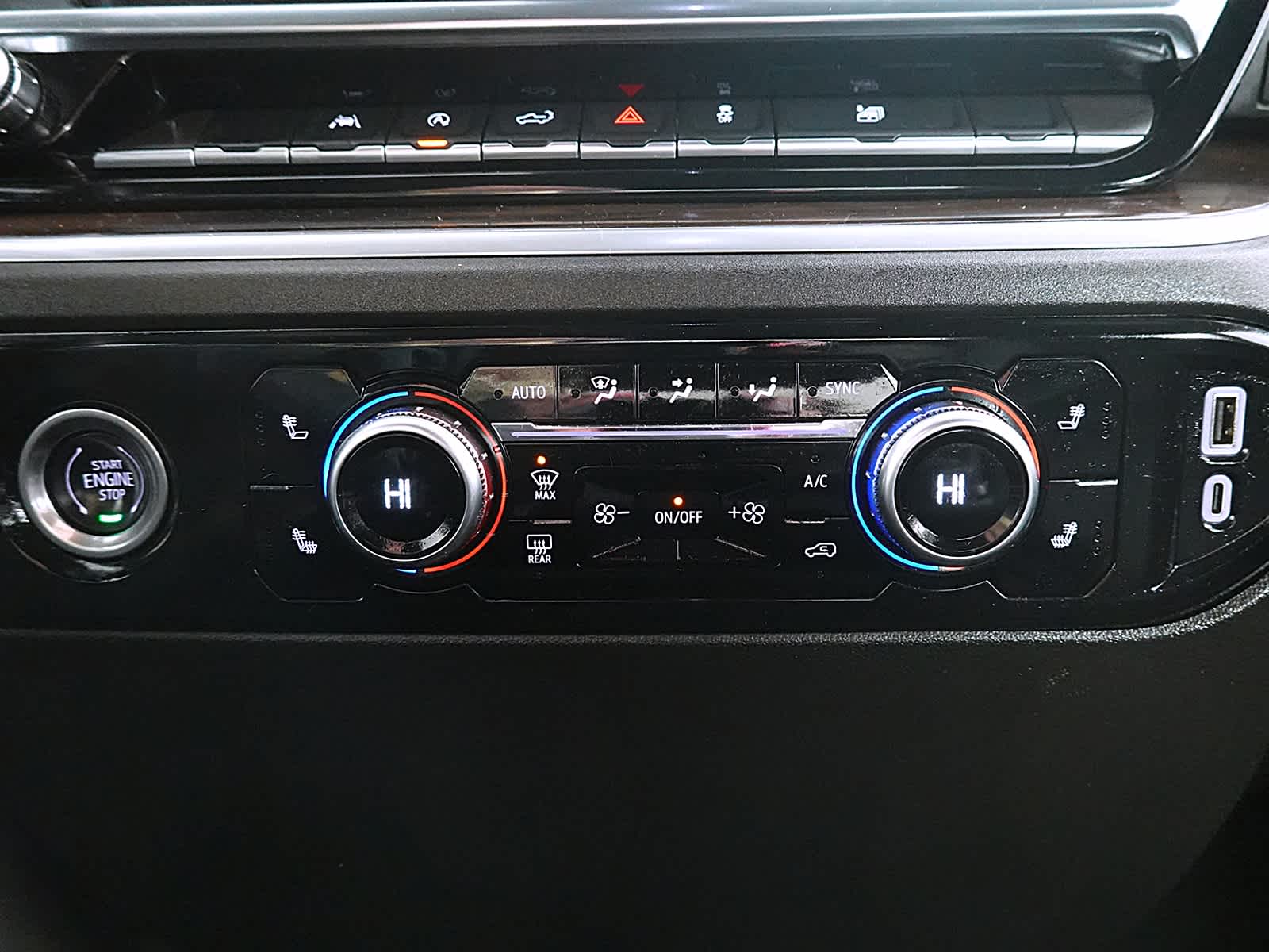 2024 GMC Sierra 1500 4WD Crew Cab Short Box SLT