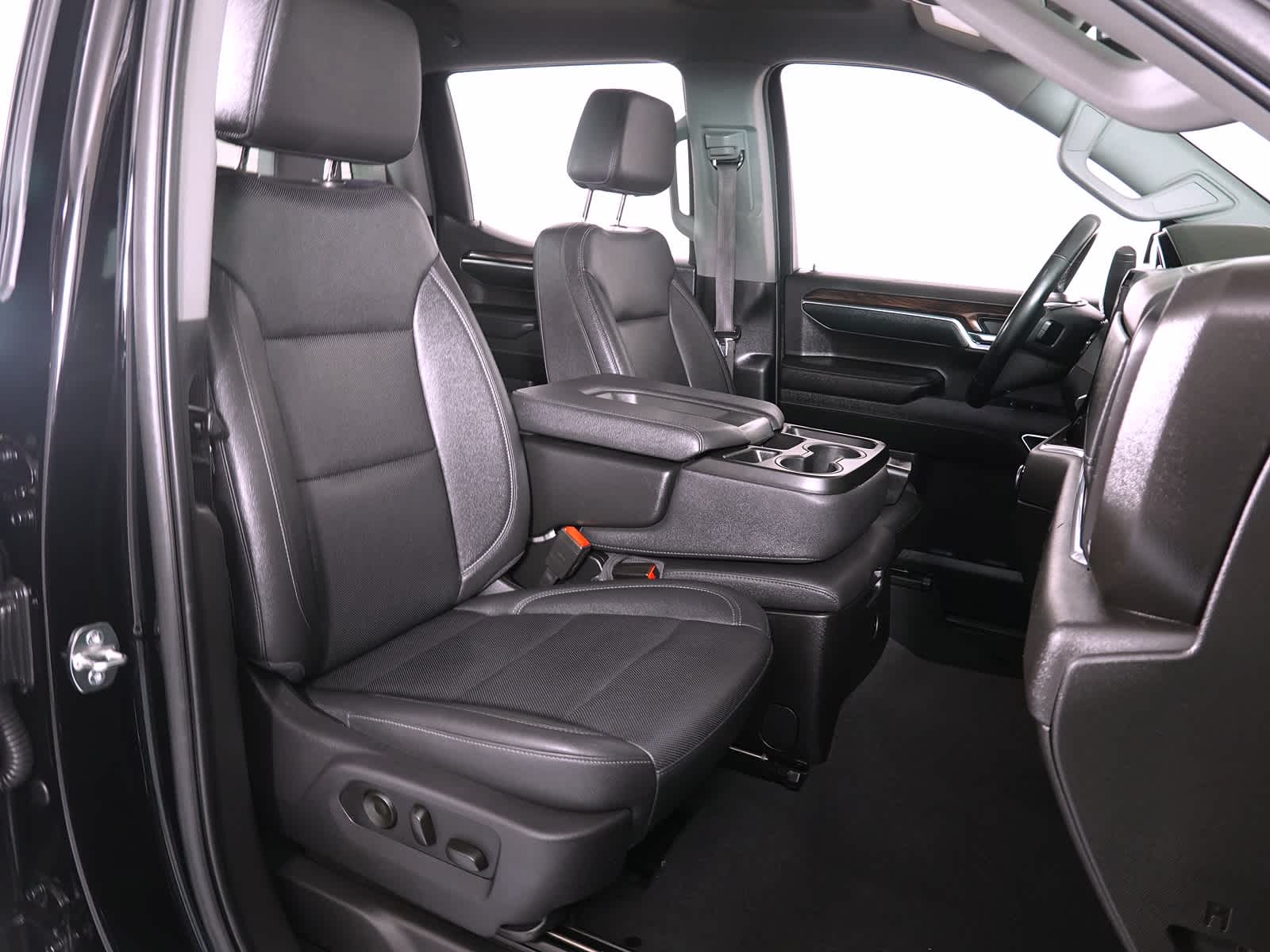 2024 GMC Sierra 1500 4WD Crew Cab Short Box SLT