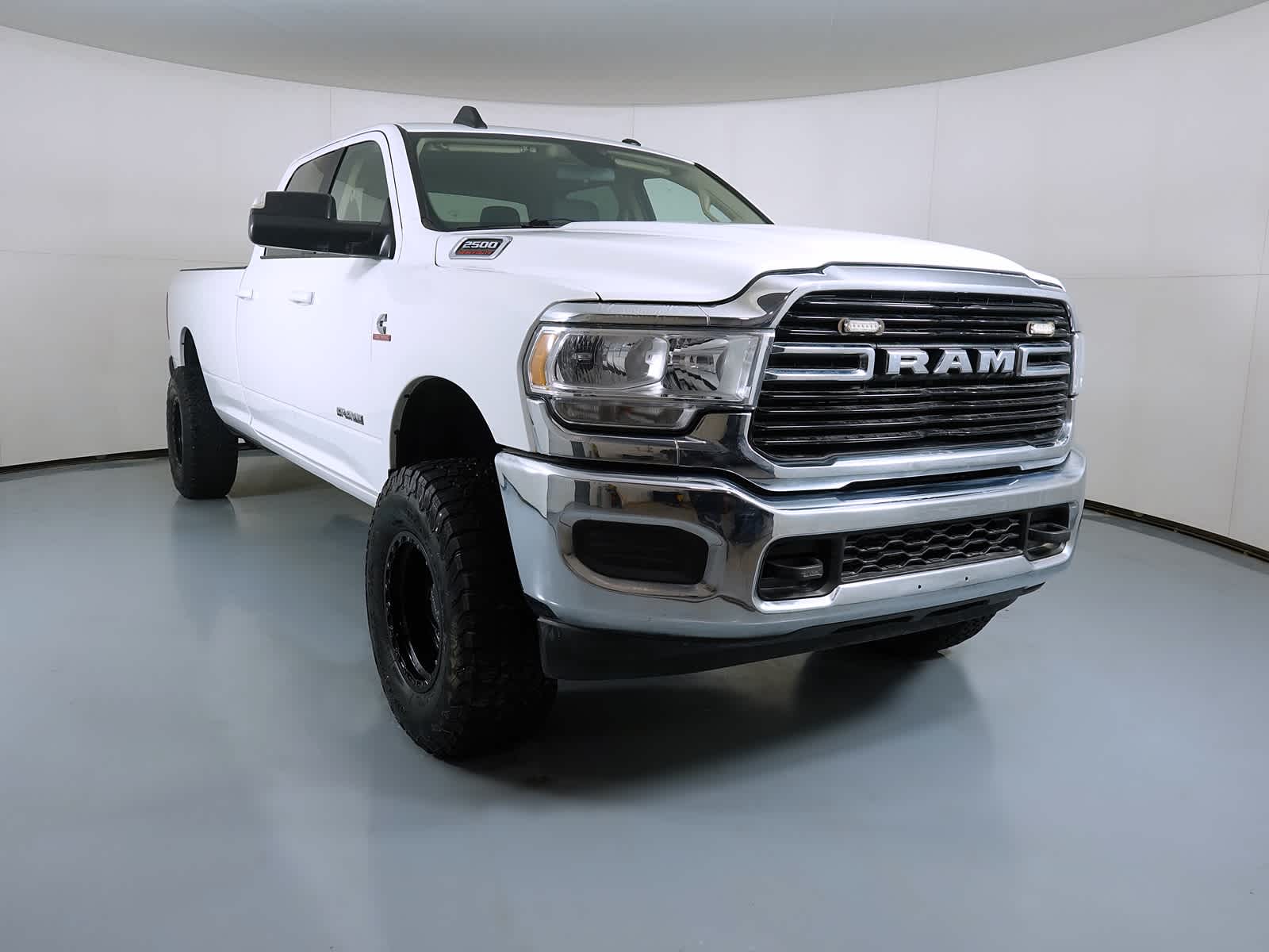 2020 RAM 2500 Big Horn Crew Cab 4X4 8' Box