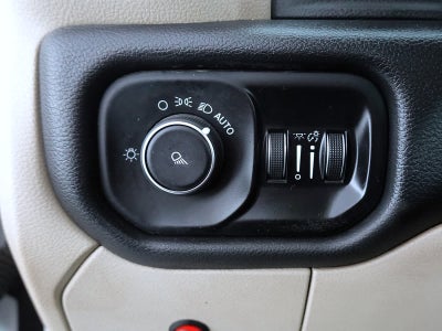 2020 RAM 2500 Big Horn Crew Cab 4X4 8' Box