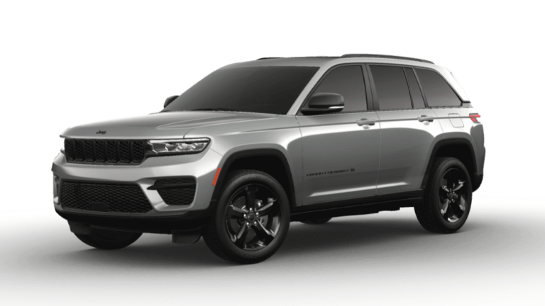 2024 Grand Cherokee Altitude in Silver Zynith color